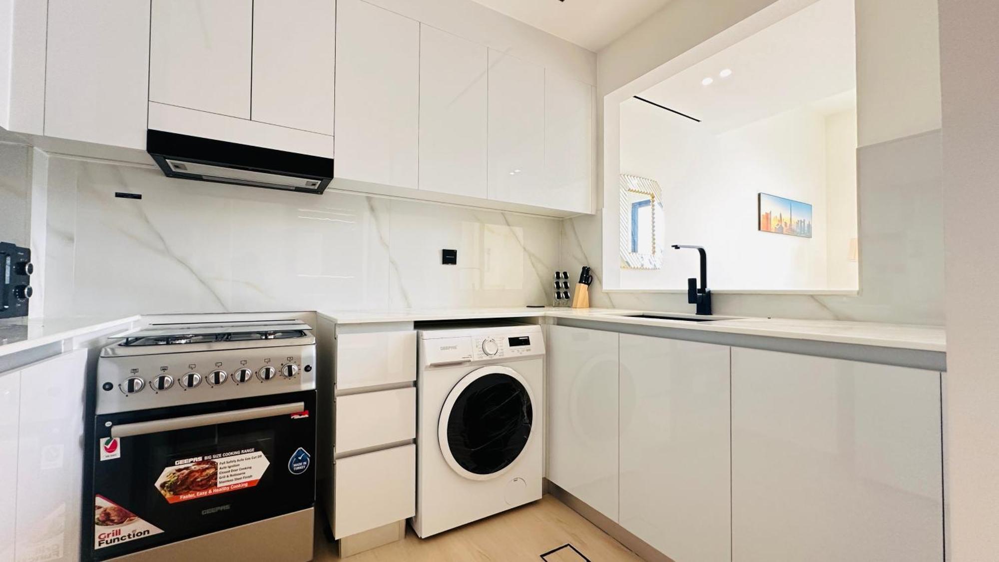 Oyo 1292 Fully Furnished 1bed @jvc *